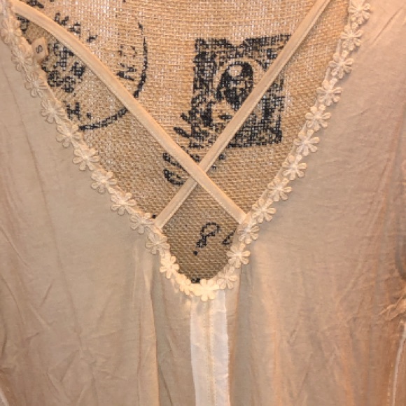 SOLD 🛍️Daisy Embroidery Lace Trim Sleeveless Top - Picture 7 of 11